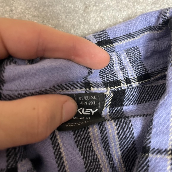Oakley Shirt Mens XL Purple Black Plaid Flannel Button Down Regular Fit - Picture 4 of 5
